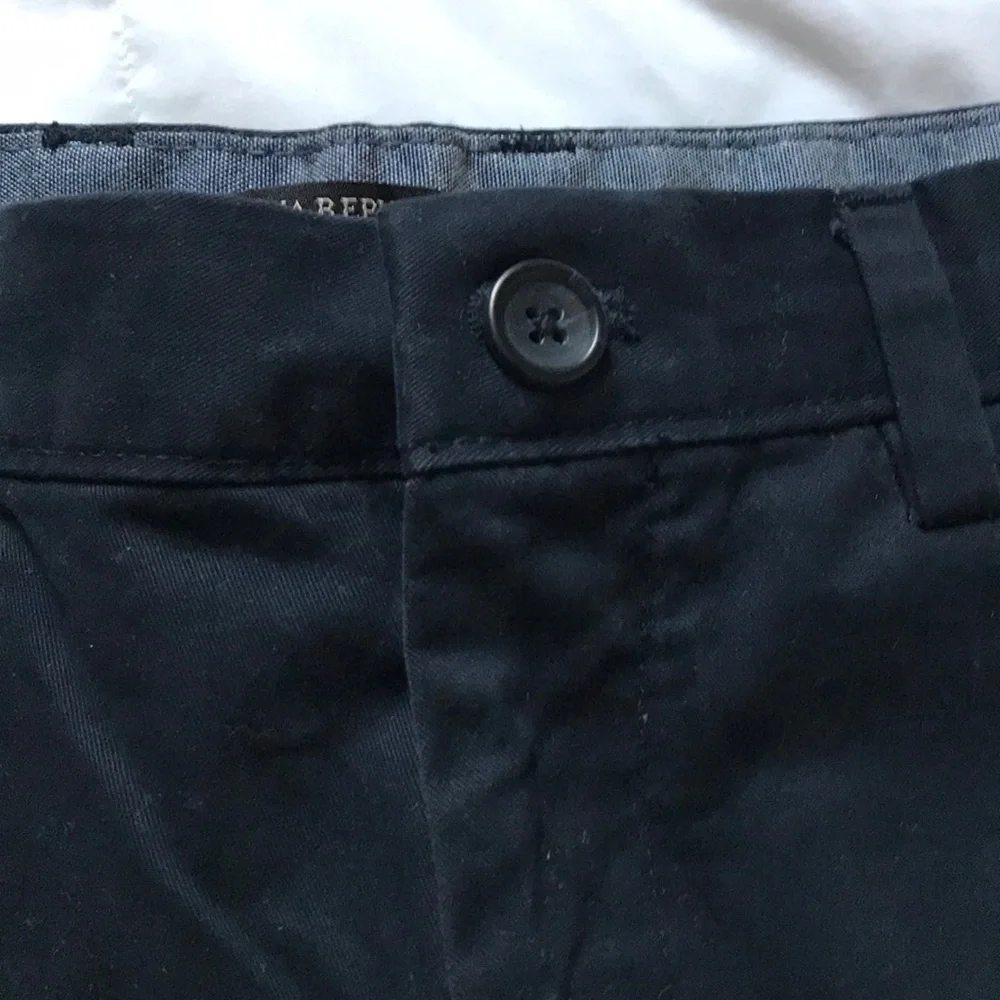 Banana Republic shorts. Size 32. Navy blue - Picture 2 of 4